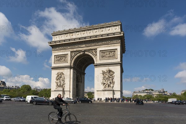 Arc de Triomphe, Paris, Ile de France, France, Europe