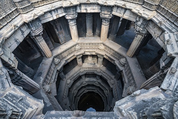 Dai Halima Vav Stepwell, Unesco site, Ahmedabad, Gujarat, India, Asia