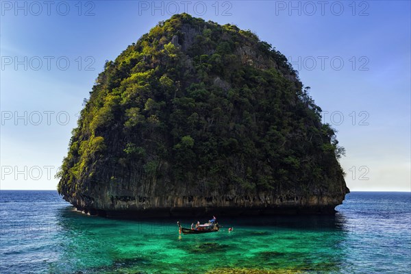 Lo Sama bay on Ko Phi Phi Don, sea, ocean, Andaman Sea, tropics, tropical, island, rock, rock, water, fisherman, fishing boat, fishing, travel, tourism, holiday, dream trip, holiday paradise, flora, forest, tree, rainforest, jungle, paradise, landscape, coastal landscape, nature, idyllic, boat, turquoise, climate, Siam, seascape, exotic, Maya bay, Thailand, Asia