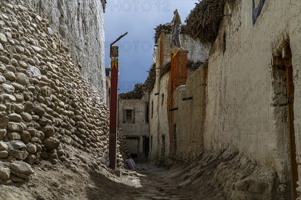 Narrow streets of Lo Manthang, Kingdom of Mustang, Nepal, Asia