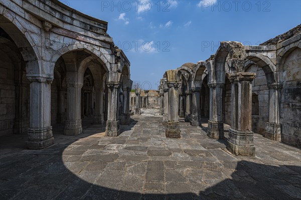 Kamani mosque, Unesco site Champaner-Pavagadh Archaeological Park, Gujarat, India, Asia