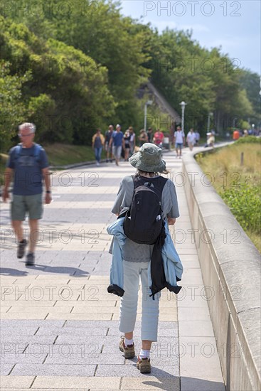 Beach promenade with tourists, Kuehlungsborn, Mecklenburg-Western Pomerania, Germany, Europe