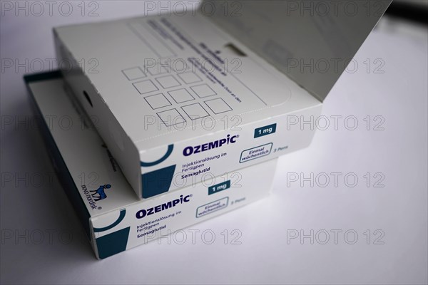 Partially opened box of the drug Ozempic with dosage instructions, for diabetes 2 patients, Stuttgart, Baden-Wuerttemberg, Germany, Europe