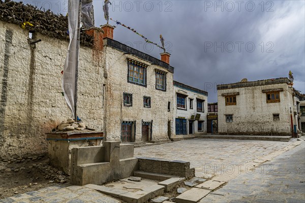 The walled historic centre, Lo Manthang, Kingdom of Mustang, Nepal, Asia