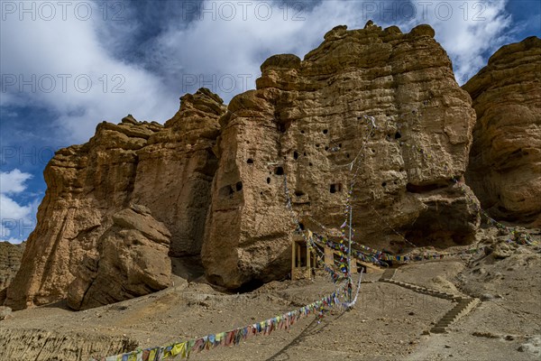 Cave appartments, Garphu, Kingdom of Mustang, Nepal, Asia
