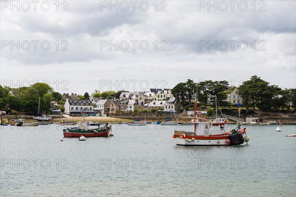 Village by the sea, Benodet, Finistere, Brittany, France, Europe