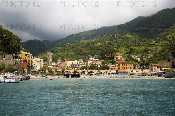 Village with colourful houses by the sea, Monterosso al Mare, UNESCO World Heritage Site, Cinque Terre, Riviera di Levante, Province of La Spezia, Liguria, Italy, Europe