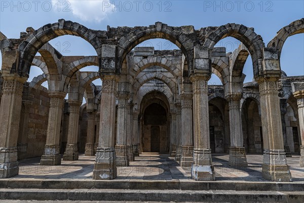 Kamani mosque, Unesco site Champaner-Pavagadh Archaeological Park, Gujarat, India, Asia