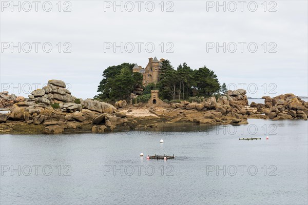 Castle and granite rocks, Tregastel, Cote de Granit Rose, Cotes d'Armor, Brittany, France, Europe