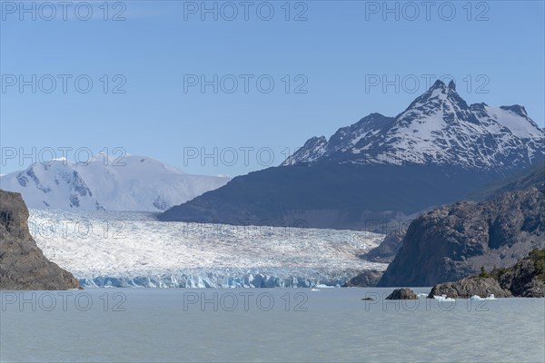 Glacier, Lago Grey, Torres del Paine National Park, Parque Nacional Torres del Paine, Cordillera del Paine, Towers of the Blue Sky, Region de Magallanes y de la Antartica Chilena, Ultima Esperanza Province, UNESCO Biosphere Reserve, Patagonia, End of the World, Chile, South America