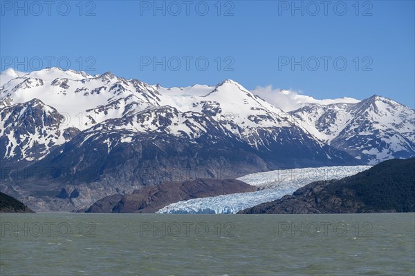 Glacier, Lago Grey, Torres del Paine National Park, Parque Nacional Torres del Paine, Cordillera del Paine, Towers of the Blue Sky, Region de Magallanes y de la Antartica Chilena, Ultima Esperanza Province, UNESCO Biosphere Reserve, Patagonia, End of the World, Chile, South America