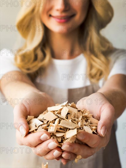 Holding woodchips in your hands, woodchips, renewable fuel, climate change, AI generated, AI generated