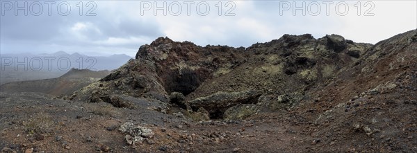 Hiking trail to the Caldera del Corazoncillo, Parque Natural de Los Volcanes, Lanzarote, Canary Islands, Spain, Europe