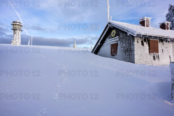 Winter on the Feldberg, Feldberg tower and mountain guard hut, Breisgau-Hochschwarzwald district, Baden-Wuerttemberg, Germany, Europe