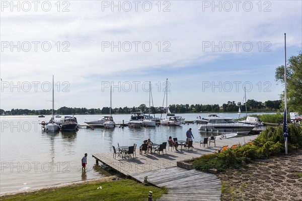 Harbour with jetty, excursion, lake, boat trip, sailing boat, sailing, holiday, travel, travel form, jetty, jetty, evening mood, Masuria, Poland, Europe