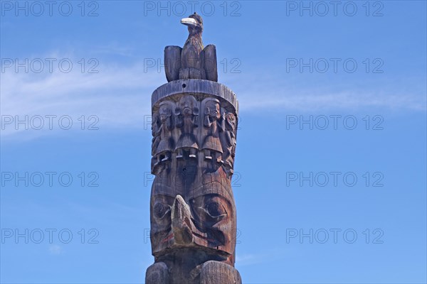 Toteem of the First Nation, mysticism, eagle, figures, Stewart Cassiar Highway, Brittish Columbia, Canada, North America