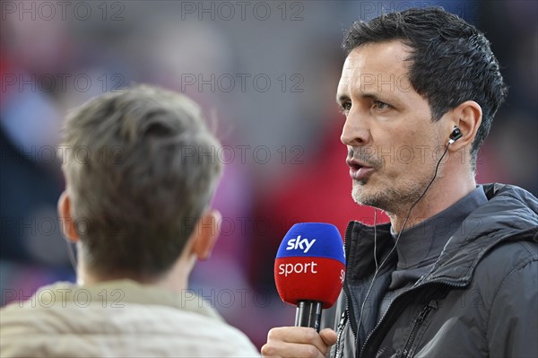 Coach Dino Toppmoeller Eintracht Frankfurt SGE, portrait, interview, microphone, mike, logo, SKY, Voith-Arena, Heidenheim, Baden-Wuerttemberg, Germany, Europe