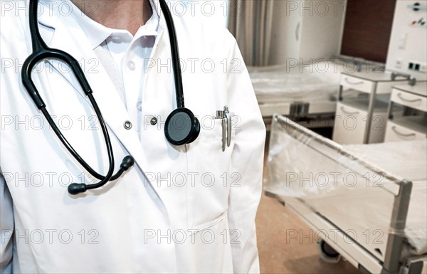 Symbolic image of a doctor with a stethoscope in a hospital room in Berlin, 25/01/2019