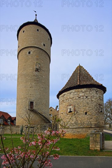 Historic cent defence tower with town wall, fortified tower, town fortification, Ochsenfurt, Lower Franconia, Franconia, Bavaria, Germany, Europe