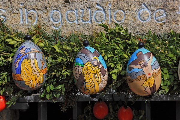 Easter fountain in Tiefenpoelz near Heiligenstadt, Bamberg district, Franconian Switzerland, Upper Franconia, Bavaria, Germany, Europe