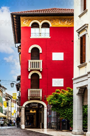Corso Vittorio Emanuele II, old town centre with magnificent aristocratic palaces and Venetian-style arcades, Pordenone, Friuli, Italy, Pordenone, Friuli, Italy, Europe
