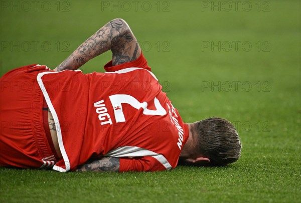 Kevin Vogt 1. FC Union Berlin FCU (02) injured on pitch, MHPArena, MHP Arena Stuttgart, Baden-Wuerttemberg, Germany, Europe