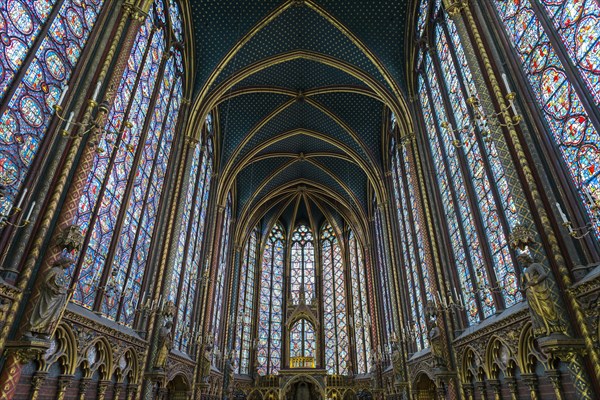 Interior view, Upper Chapel, Sainte-Chapelle, Ile de la Cite, Paris, France, Europe