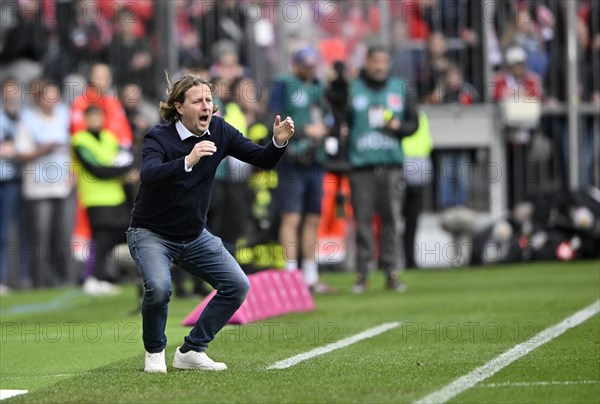 Coach Bo Henriksen 1. FSV Mainz 05, disappointed, gesture, gesture, Allianz Arena, Munich, Bayern, Germany, Europe