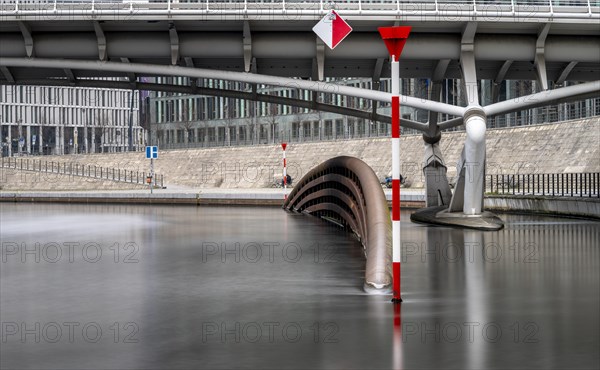 Long exposure, detail photo, Kronprinzenbruecke in the government district, Berlin, Germany, Europe