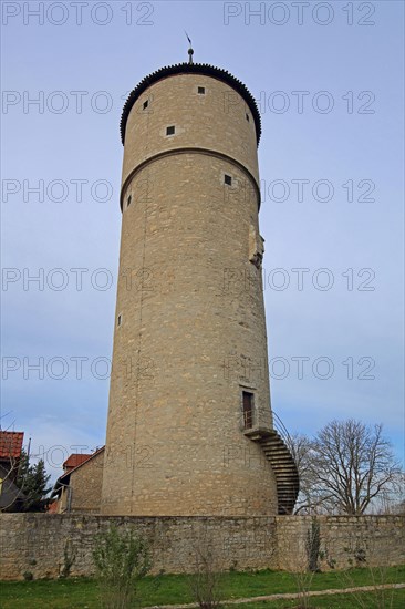 Historic cent defence tower with town wall, defence tower, Ochsenfurt, Lower Franconia, Franconia, Bavaria, Germany, Europe