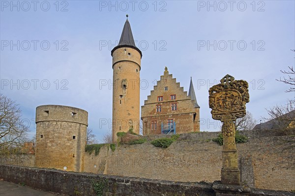 Palatium with Nikolausturm and Dicker Turm, historic town fortifications with wayside shrine, town wall, Ochsenfurt, Lower Franconia, Franconia, Bavaria, Germany, Europe