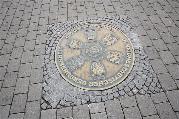 Medallion and memorial plaque to twin towns, inscription, mayor, solidarity, round, floor, town hall, market square, Bad Windsheim, Middle Franconia, Franconia, Bavaria, Germany, Europe