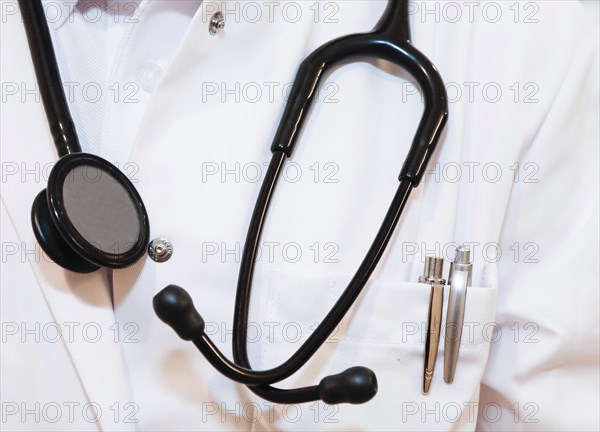 Symbolic image of a doctor with a stethoscope in a hospital room in Berlin, 25/01/2019