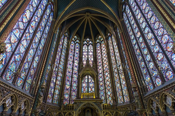 Interior view, Upper Chapel, Sainte-Chapelle, Ile de la Cite, Paris, France, Europe