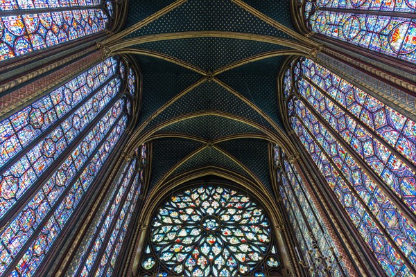 Interior view, Upper Chapel, Sainte-Chapelle, Ile de la Cite, Paris, France, Europe