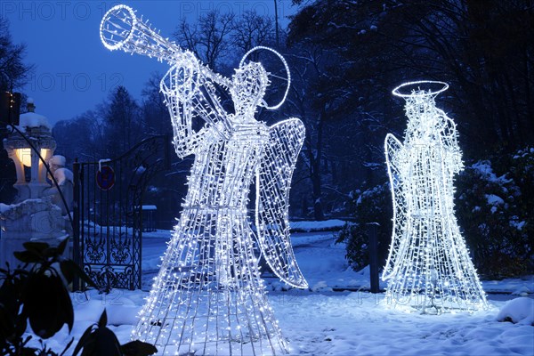 Illuminated Christmas angels, Karlovy Vary, Czech Republic, Karlovy Vary, West Bohemia, Czech Republic, Europe