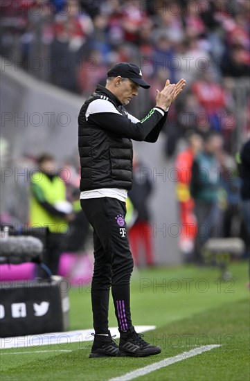 Coach Thomas Tuchel FC Bayern Muenchen FCB on the sidelines clapping his hands in encouragement, Allianz Arena, Munich, Bavaria, Germany, Europe