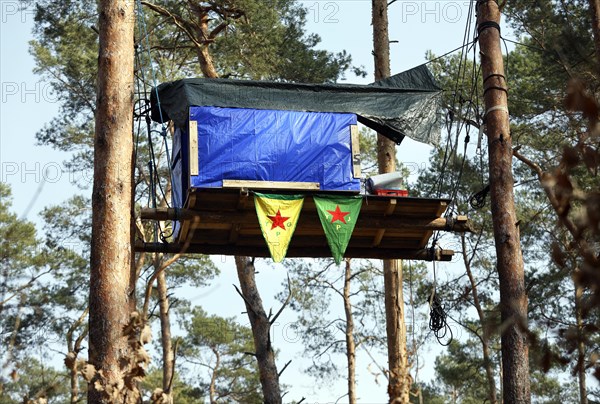 A tree house in the forest near Gruenheide. The activist group Stop Tesla has built tree houses in the forest to protest against the planned expansion of the Tesla plant, 04.03.2024