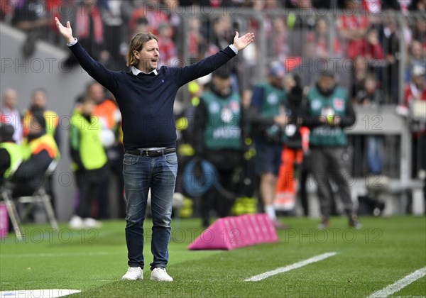 Coach Bo Henriksen 1. FSV Mainz 05, Gesture, Gesture, Allianz Arena, Munich, Bavaria, Germany, Europe