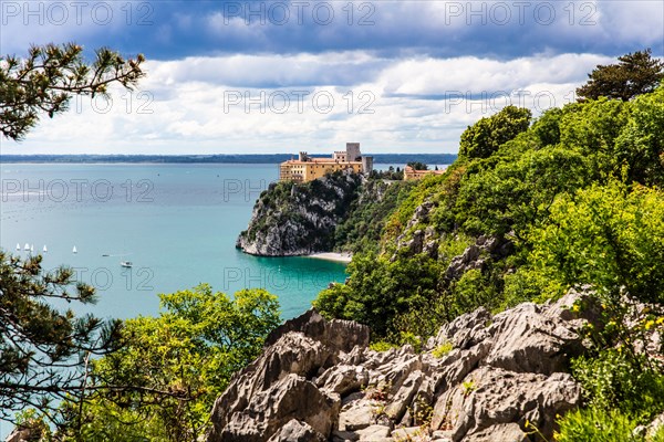 Rilke Trail with Duino Castle, hiking trail from Duino to Sistiana, Friuli, Italy, Duino, Friuli, Italy, Europe