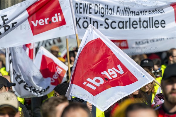 Demonstration for the warning strike of the trade union Ver.di on 8 March 2024 in Cologne, North Rhine-Westphalia, Germany, Europe