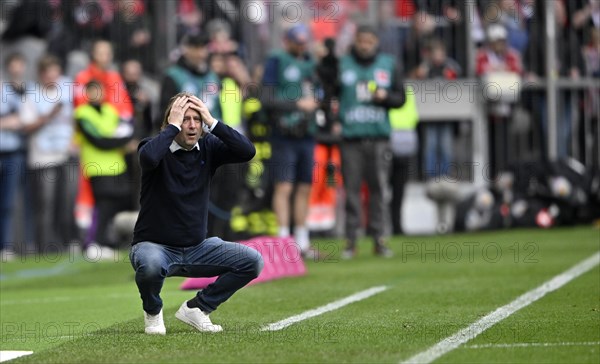 Coach Bo Henriksen 1. FSV Mainz 05, disappointed, gesture, gesture, Allianz Arena, Munich, Bayern, Germany, Europe