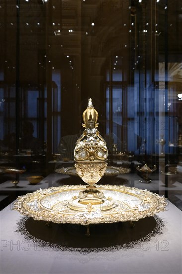 Lavabo set, Room XXV, Kunstkammer, Kunsthistorisches Museum Vienna (KHM), Laimgrube, Vienna, Austria, Europe