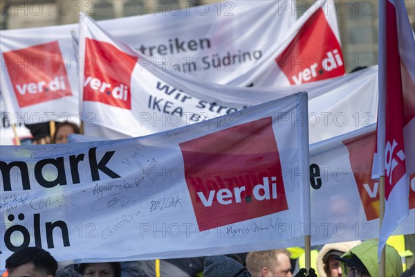 Demonstration for the warning strike of the trade union Ver.di on 8 March 2024 in Cologne, North Rhine-Westphalia, Germany, Europe