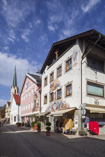 Ludwigstrasse with historic houses and Lueftlmalereien, Partenkirchen district, Garmisch-Partenkirchen, Werdenfelser Land, Upper Bavaria, Bavaria, Germany, Europe