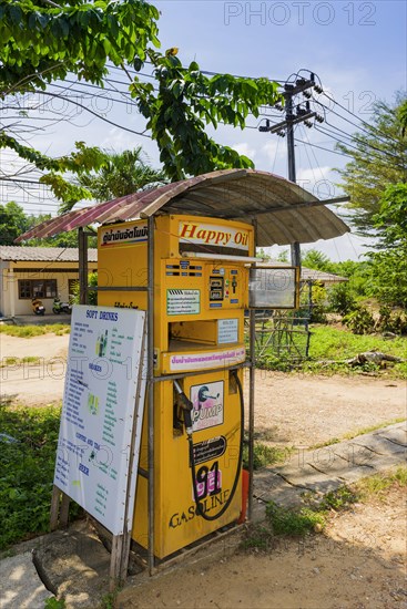 Petrol pump in Asia, fuel, diesel, petrol, fuel, fossil energy, combustion engine, climate change, energy transition, car, drive, mobility, Thailand, Asia