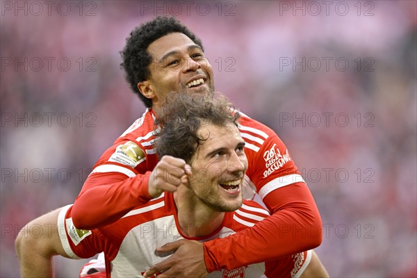 Goal celebration Serge Gnabry FC Bayern Muenchen FCB (07) Leon Goretzka FC Bayern Muenchen FCB (08), Allianz Arena, Munich, Bavaria, Germany, Europe