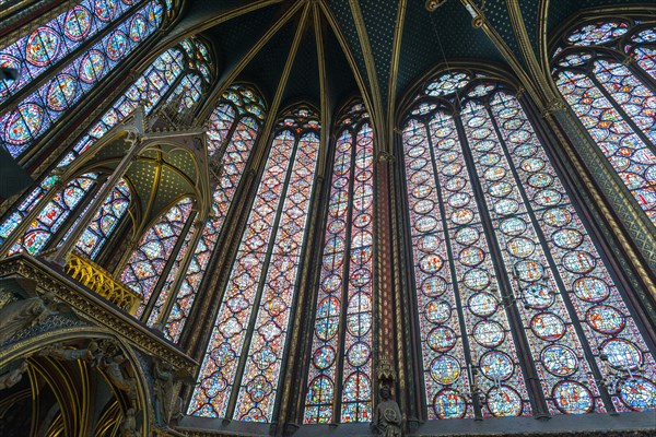 Interior view, Upper Chapel, Sainte-Chapelle, Ile de la Cite, Paris, France, Europe