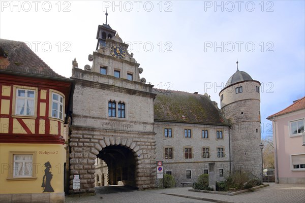 Historic Main Gate, Black Tower and half-timbered house Malerwinkelhaus, town gate, gate tower, Marktbreit, Lower Franconia, Franconia, Bavaria, Germany, Europe