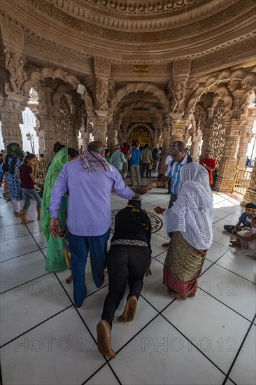 Pilgrim with burning coal, Kalika Shakti Peeth Pavagadh temple, Unesco site Champaner-Pavagadh Archaeological Park, Gujarat, India, Asia